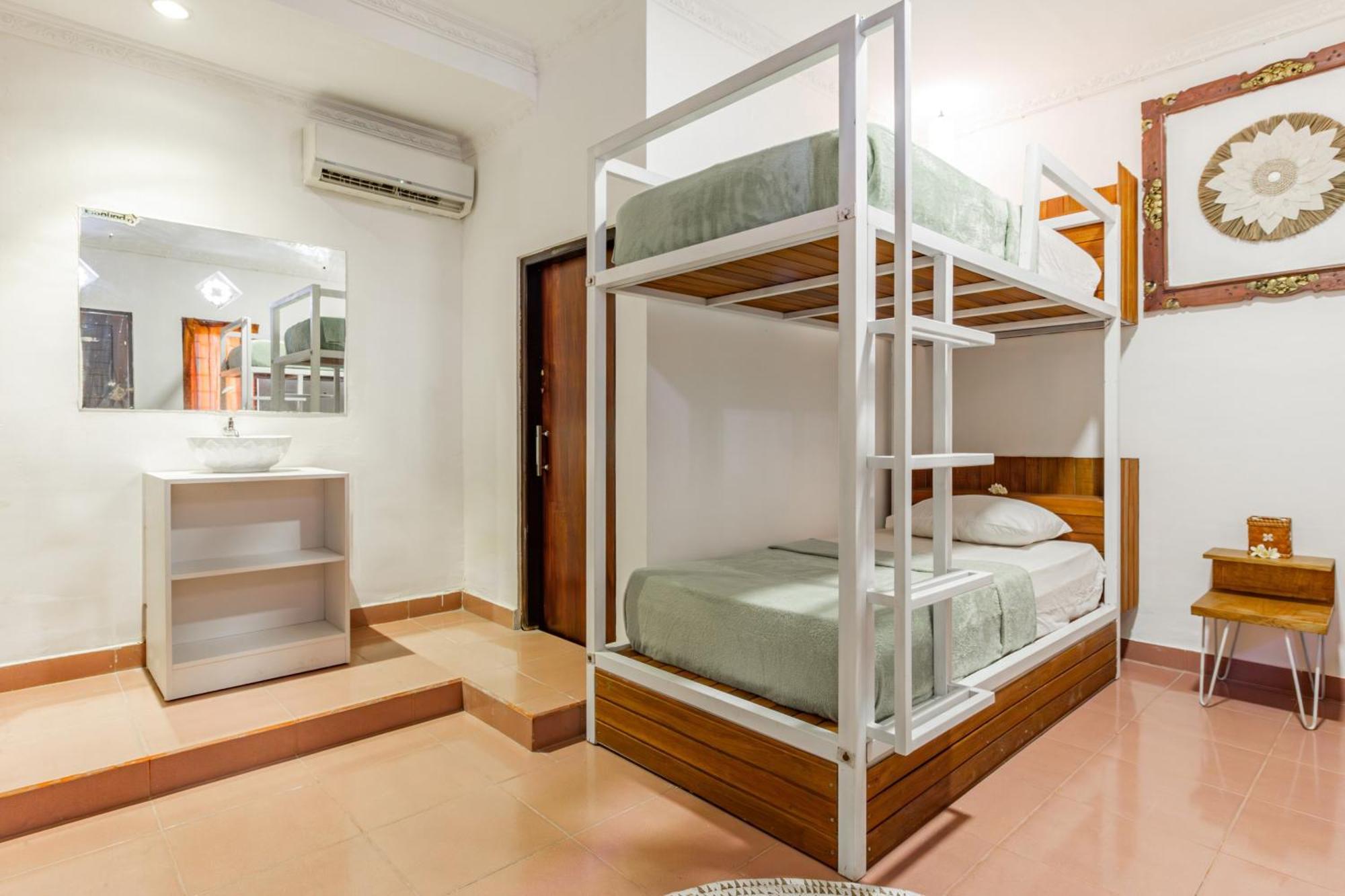 Capital O 93944 Geweka Homestay จิมบาราน ภายนอก รูปภาพ