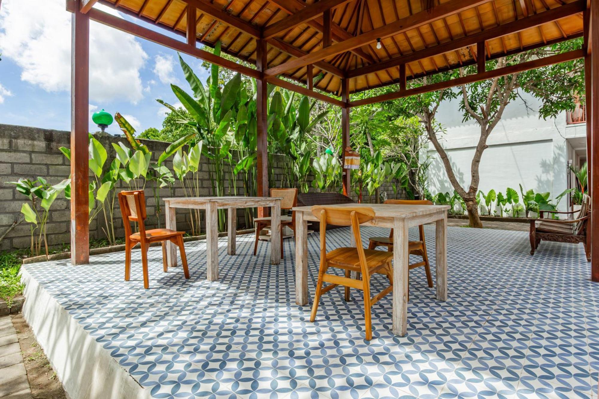Capital O 93944 Geweka Homestay จิมบาราน ภายนอก รูปภาพ