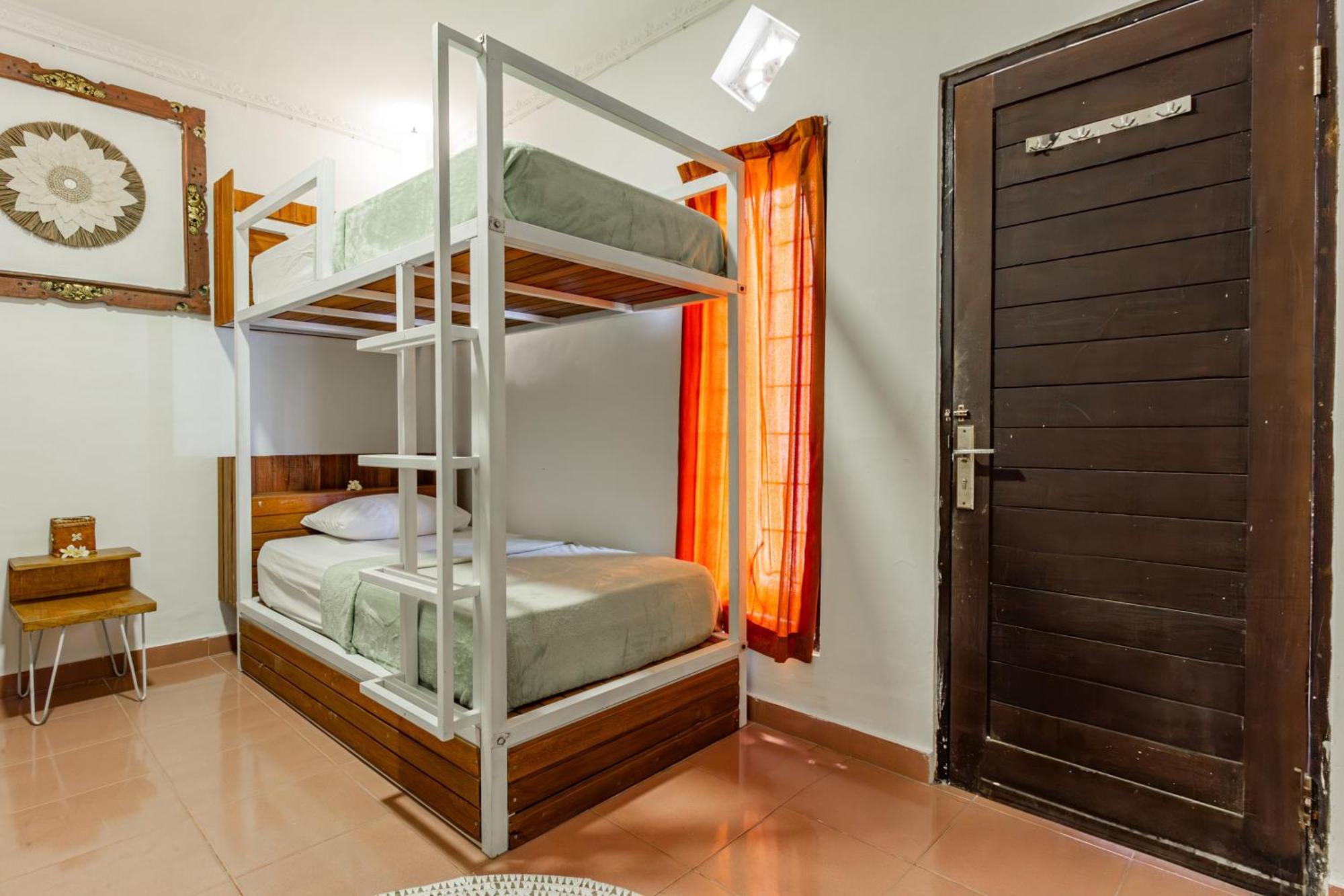 Capital O 93944 Geweka Homestay จิมบาราน ภายนอก รูปภาพ