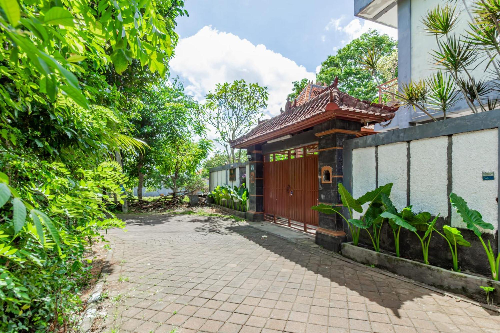 Capital O 93944 Geweka Homestay จิมบาราน ภายนอก รูปภาพ